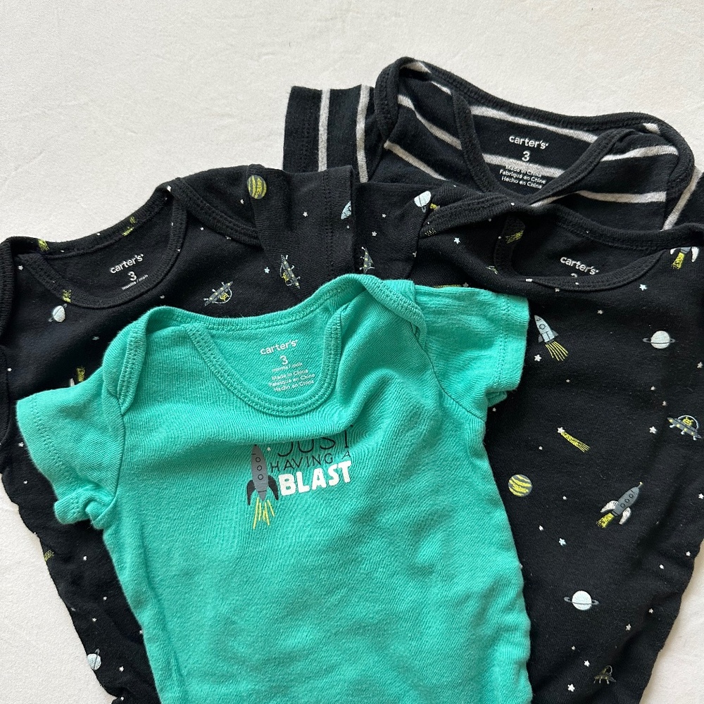 Bundle of FOUR. Carters Bodysuits 3m Rocket Theme
